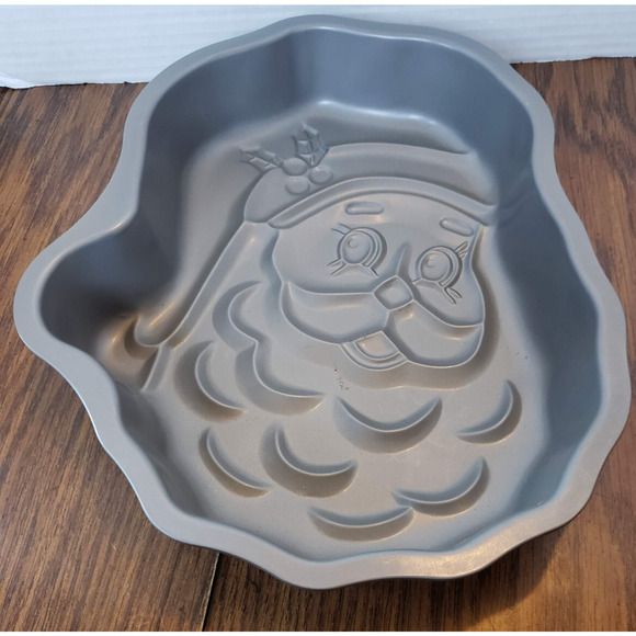 Ecco Bakers Secret Santa Claus Face Christmas Holiday Non Stick Cake Pan - Picture 1 of 6